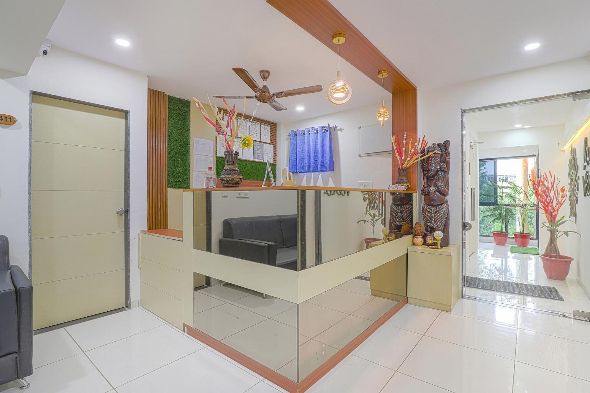 Hotel O La Veera Amhedabad Dış mekan fotoğraf