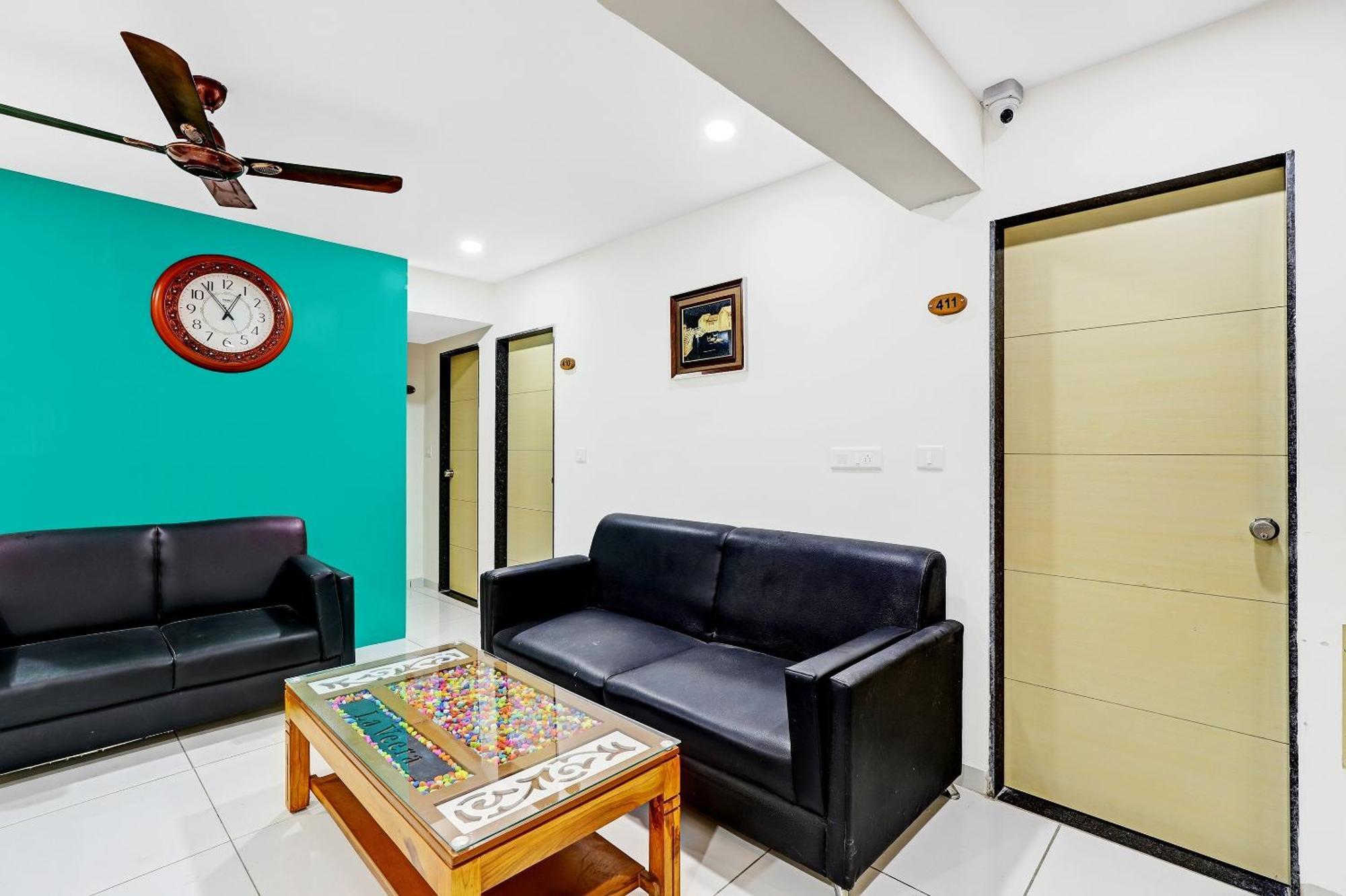 Hotel O La Veera Amhedabad Dış mekan fotoğraf