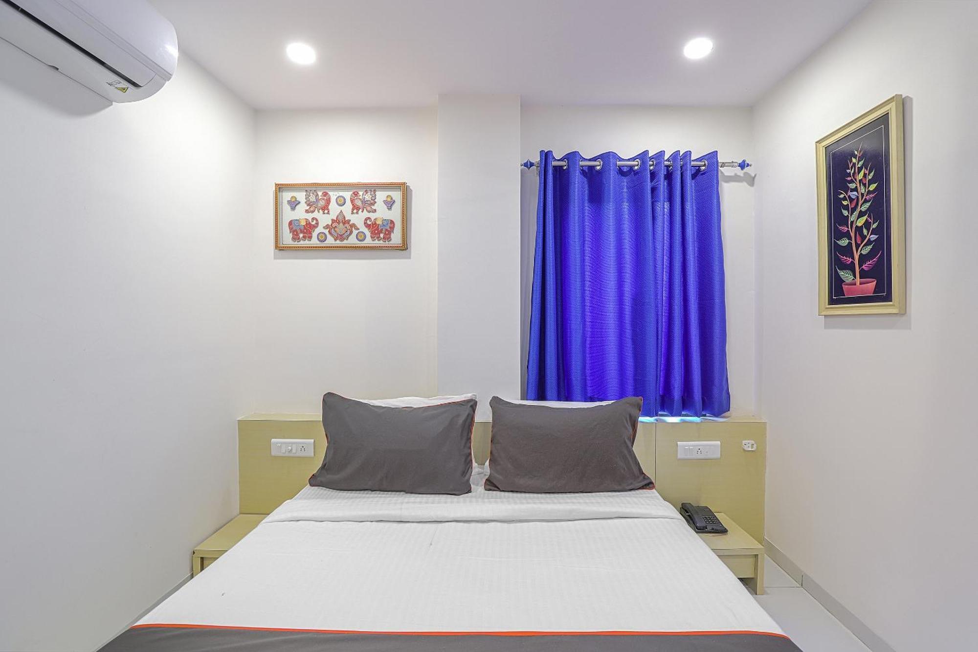 Hotel O La Veera Amhedabad Dış mekan fotoğraf
